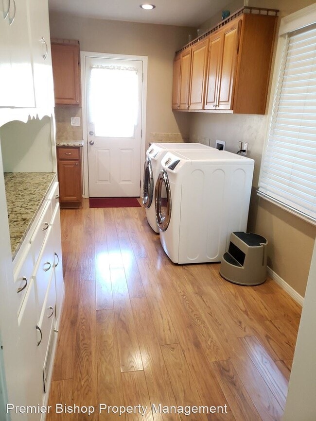 Building Photo - 3 br, 2 bath House - 2750 Highland