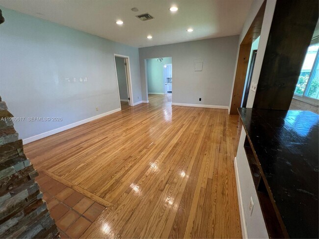 Building Photo - 432 Palmetto Dr