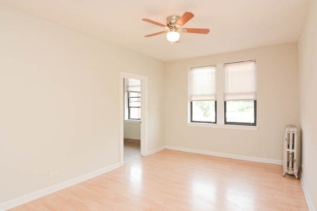 Building Photo - 4856 N Damen Ave