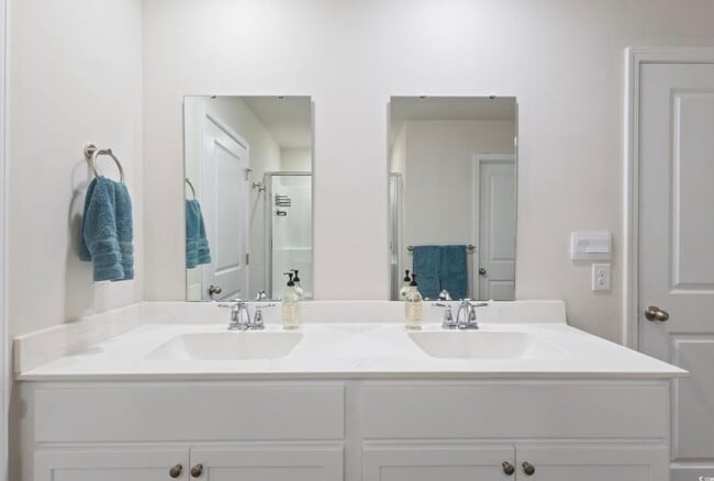 Building Photo - 124 Cassina Dr