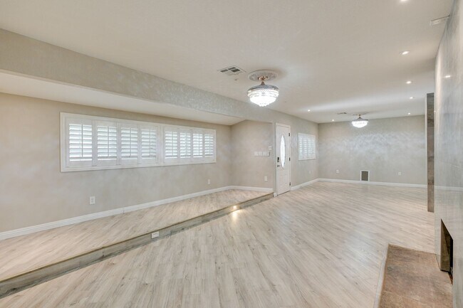 Building Photo - Charming 3-Bedroom Home in Historic John S...