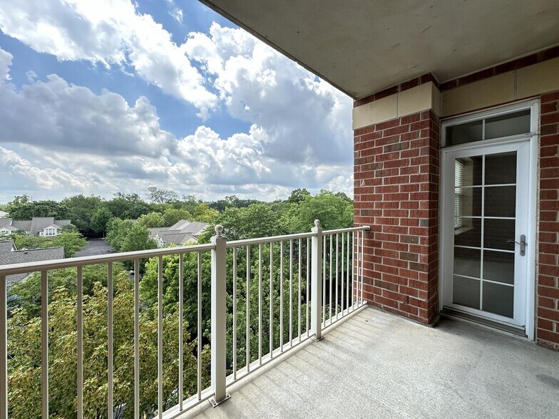 Building Photo - 2 Itasca Place