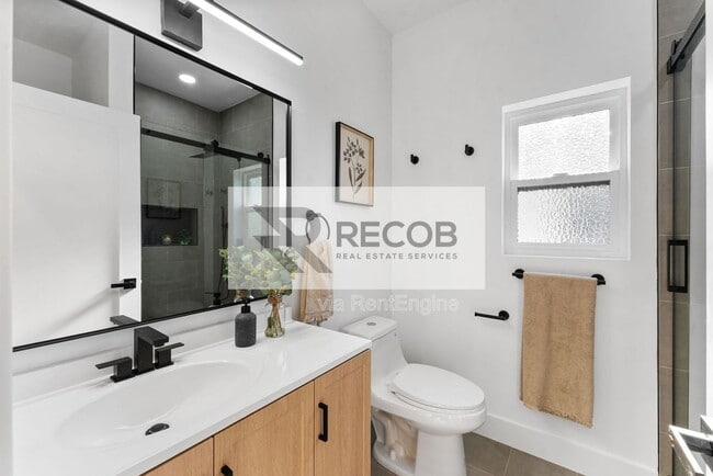 Building Photo - 6730 Mohawk St