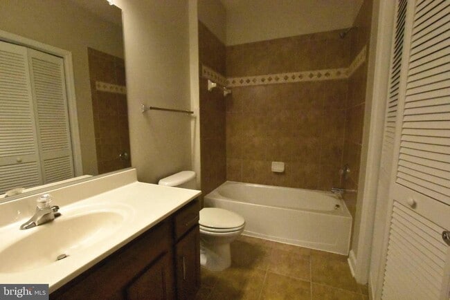 Building Photo - 11675 Leesborough Cir