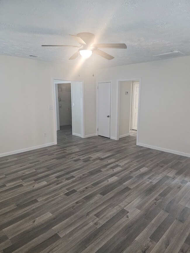 Building Photo - Totally remodeled 2BR