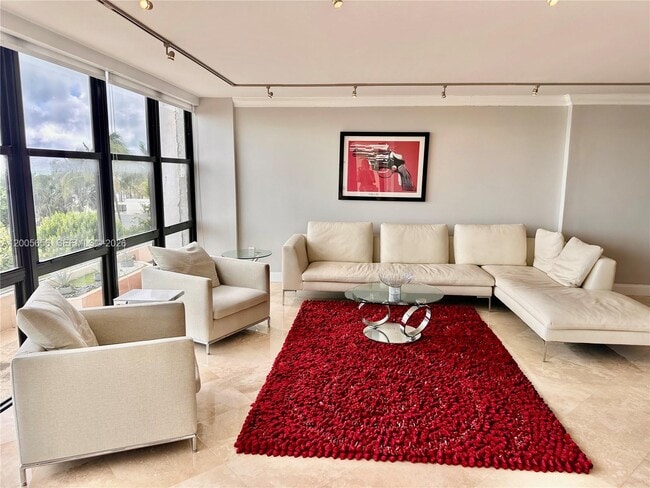 Building Photo - 6423 Collins Ave