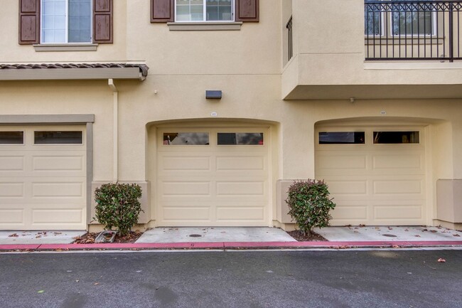 Building Photo - 3-Bed, 3-Bath Home in Sunnyvale near Seven...