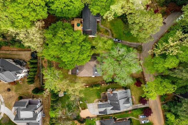 Building Photo - 782 Piedmont Way NE