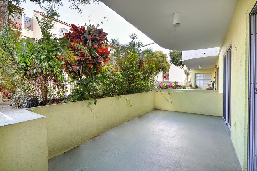 Building Photo - 10755 SW 108th Ave
