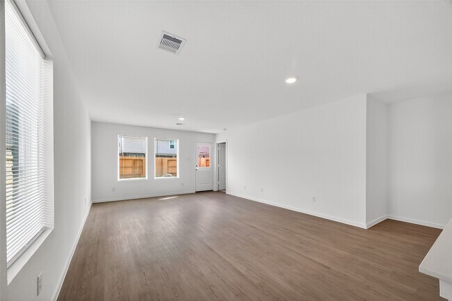 Building Photo - 18510 Autumn Hts Ln