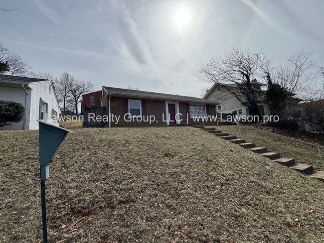 Building Photo - South Roanoke Three Bedroom