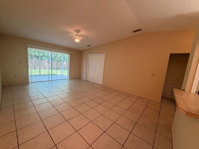 Building Photo - 4008 Palau Dr