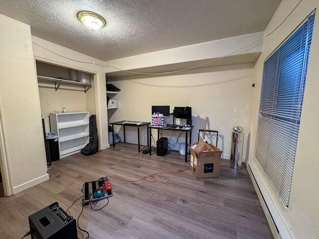 Building Photo - 582 N 500 E