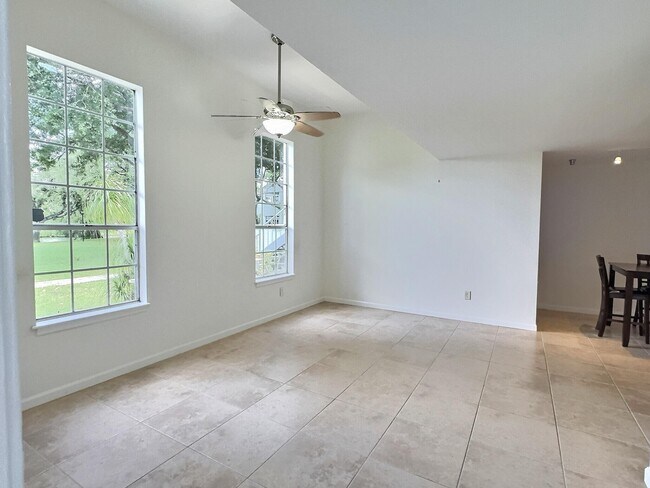 Building Photo - 1275 Crystal Way