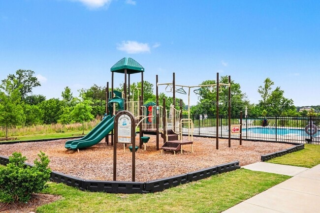 Building Photo - 6018 Weddington Pointe Dr