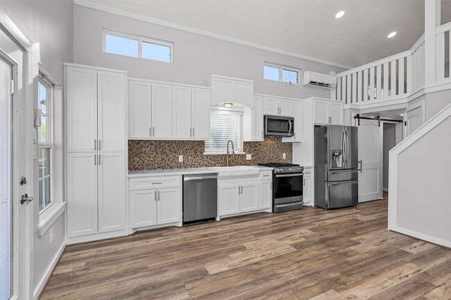 Building Photo - 12922 Longstreet Rd