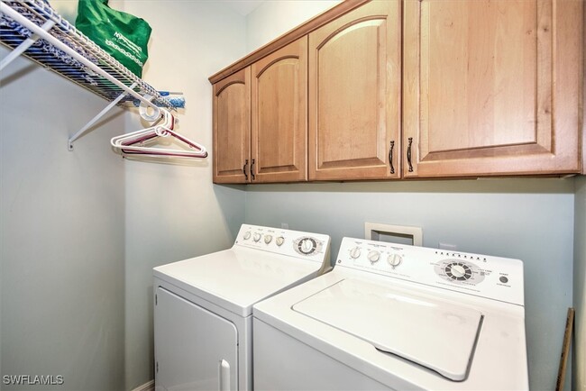 Building Photo - 10577 Avila Cir
