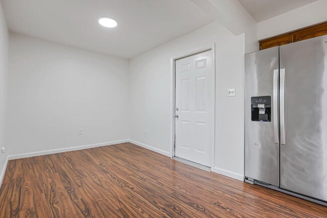 Building Photo - 6400 Firethorn Ave