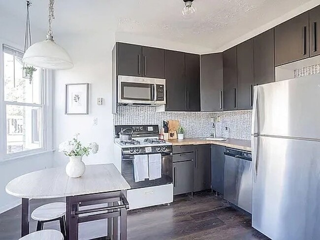 Building Photo - Michigan Ave