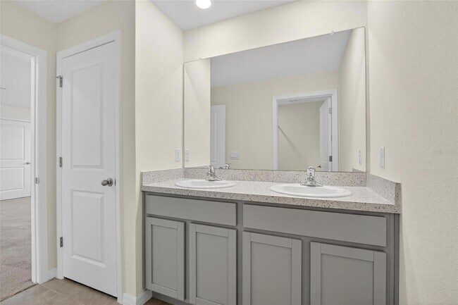 Building Photo - 3288 Silver Date Dr