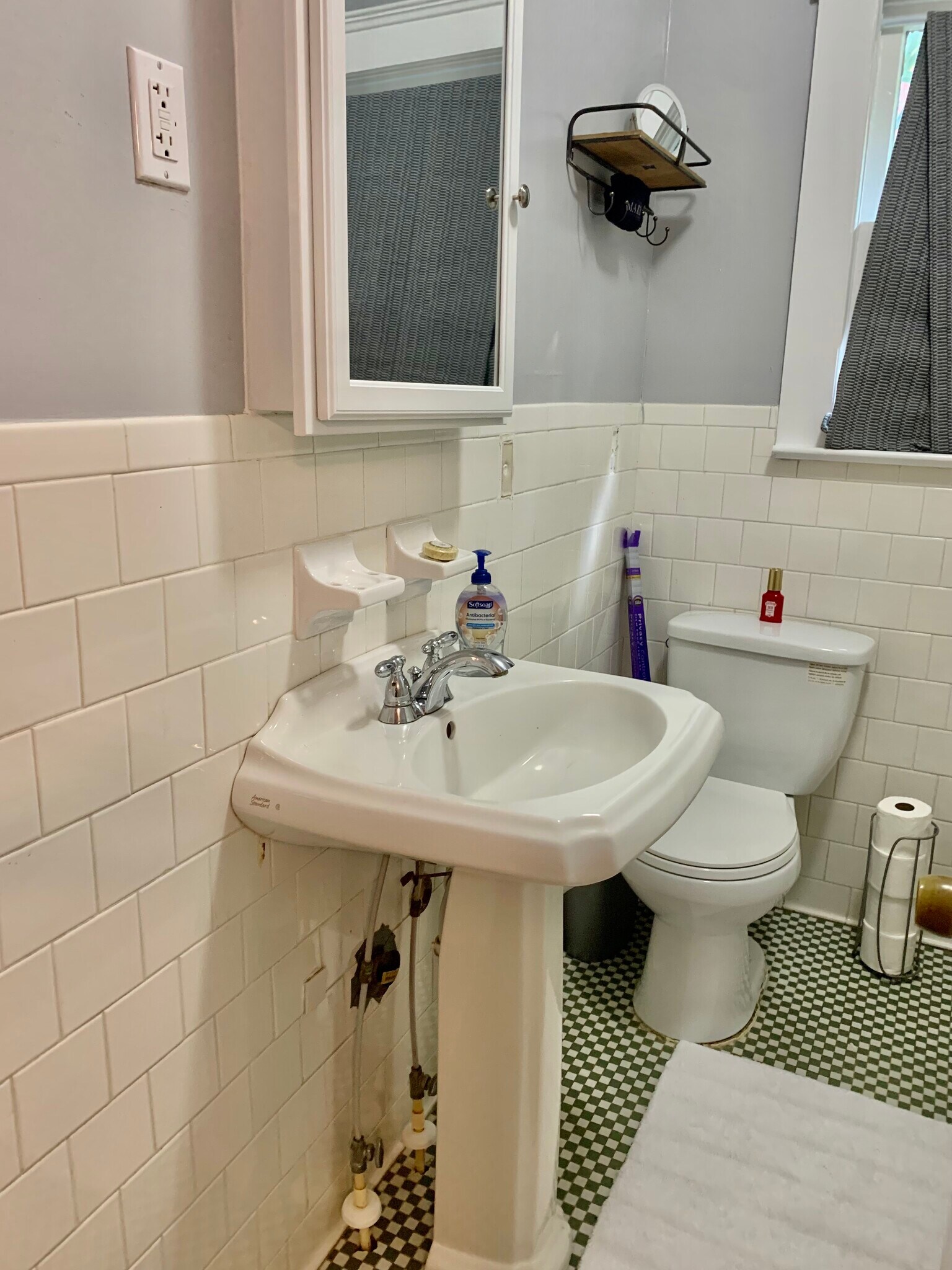 Building Photo - 1039 Riviera St