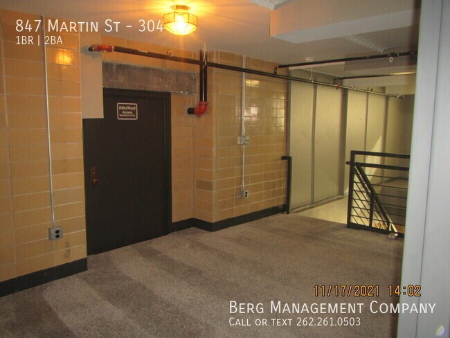 Building Photo - 847 Martin St