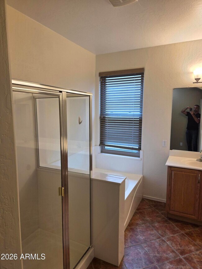 Building Photo - 7809 S 18th Way