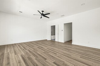 Building Photo - 7411 Charlie St