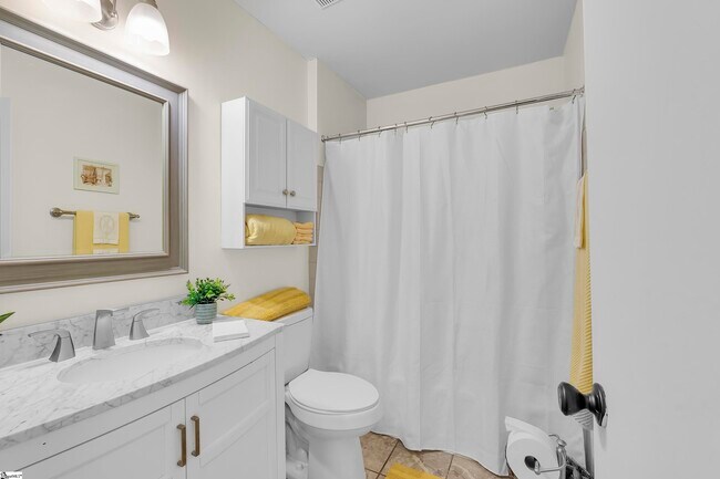 Building Photo - 925 Cleveland St