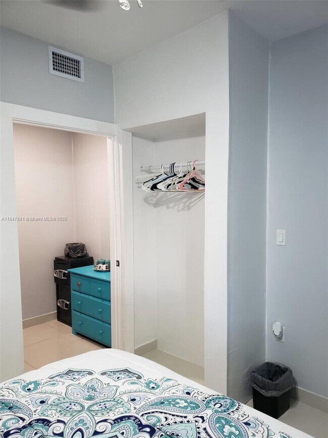 Building Photo - 26132 SW 136 Ct