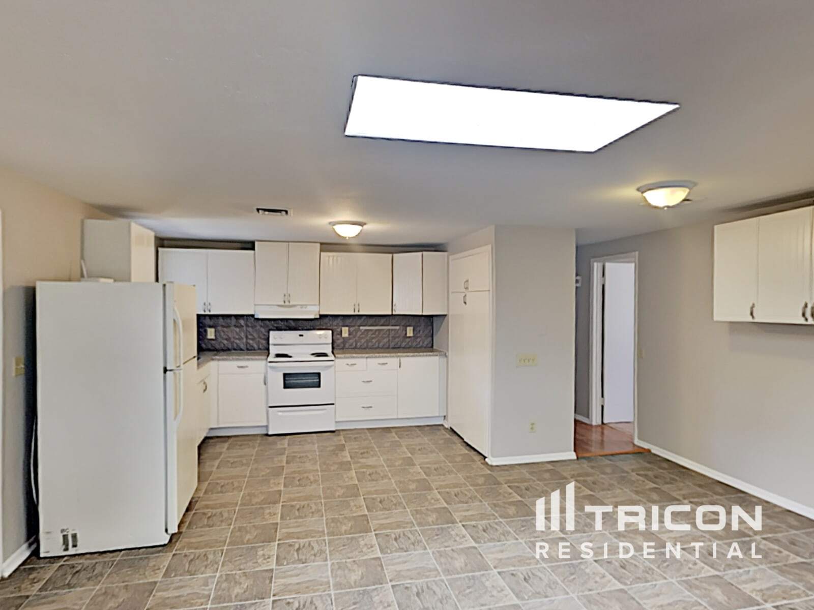Building Photo - 2308 N Arrowhead Dr