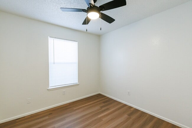Building Photo - MOVE IN SPECIAL - HALF OFF 1ST MONTH RENT. Newly Remodeled Modern 2 bedroom with a garage