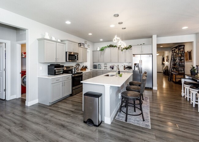 Building Photo - Luxury Ranch-Style Home for Rent | Wolf Ranch | D20 Schools | Pikes Peak Views