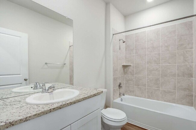 Building Photo - "Spacious 5-Bedroom San Antonio Gem with G...
