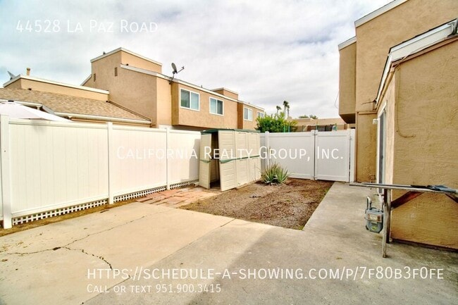 Building Photo - 44528 La Paz Rd