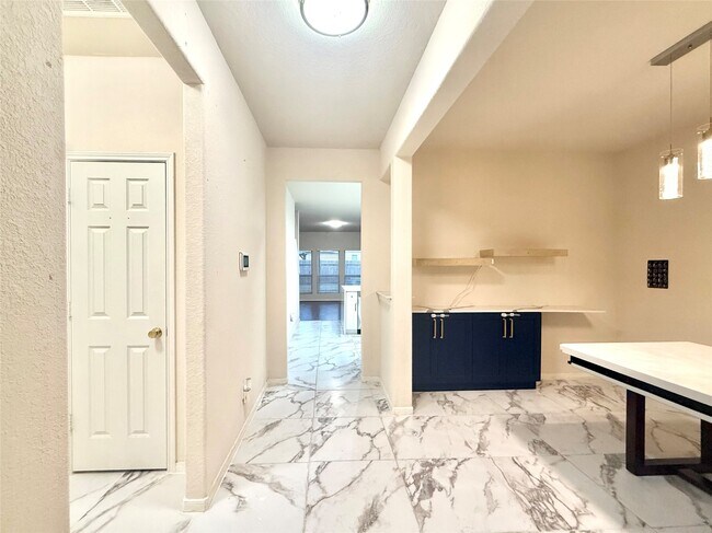 Building Photo - 19302 Juniper Vale Cir