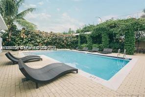 Building Photo - 1401 SW 22nd St