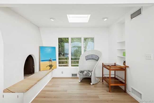 Building Photo - 31059 Middle Rd