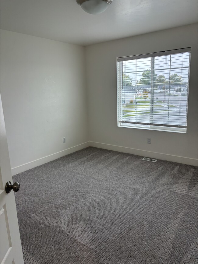 Building Photo - 3420 E Guila Dr