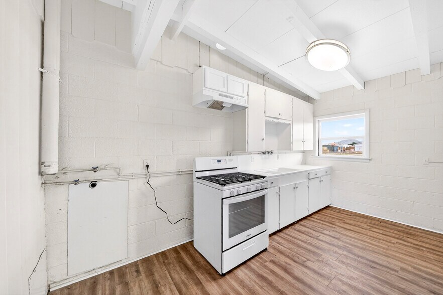 Building Photo - 11393 Lee Ave