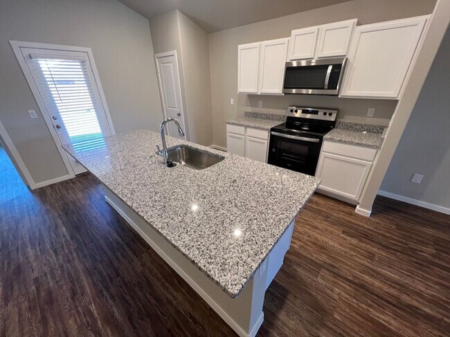 Building Photo - Rare 3 Bedroom In Frenship ISD!