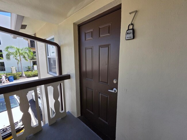 Building Photo - 720 NE 2nd St