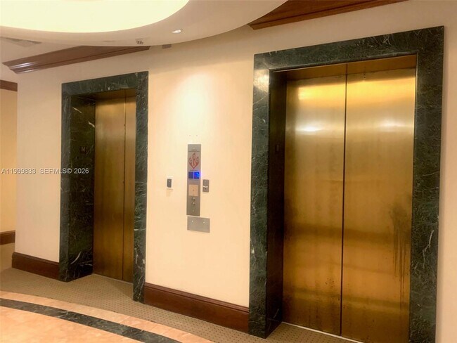 Building Photo - 5757 Collins Ave