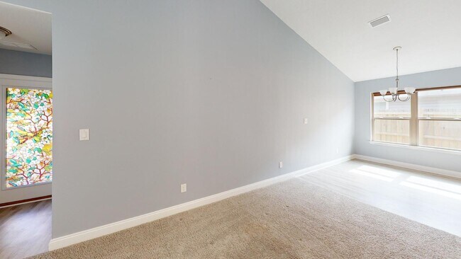 Building Photo - "Charming 3-Bed, 2-Bath Oasis on Regalo Drive – Spacious 1,504 Sq Ft Living in Pensacola!"