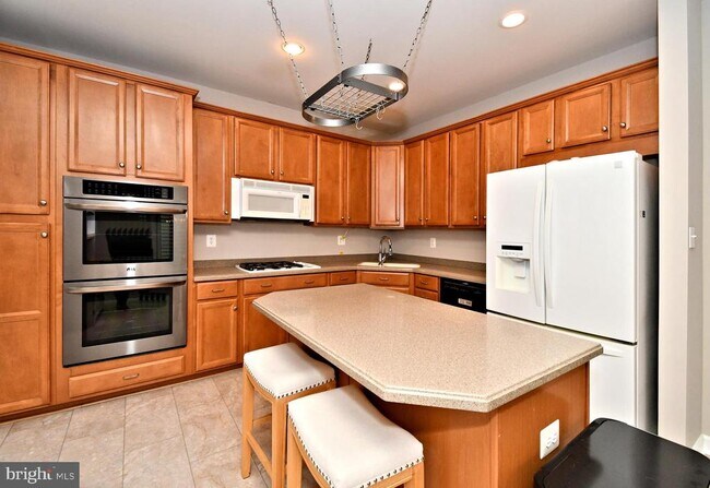 Building Photo - 2304 Lennon Ln