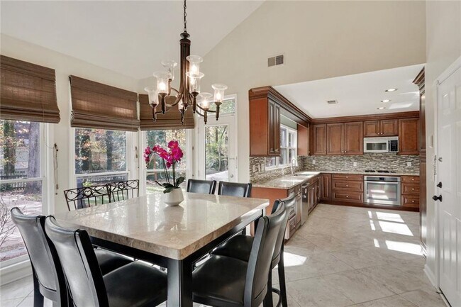 Building Photo - 3520 Billingsley Dr