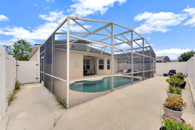 Building Photo - 904 Lockbreeze Dr