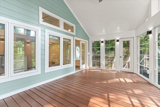 Building Photo - 3BR/4BA - Silver Spring Rambler on Quiet Cul-de-Sac Near Sligo Creek Park