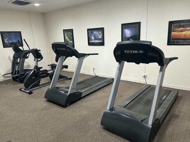 Building Photo - 1801 W 92nd Ave