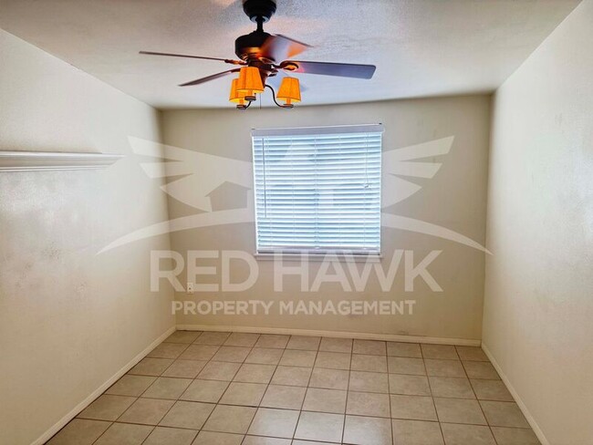 Building Photo - 25 W La Vieve Ln